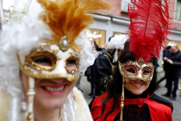 great carnival game in venice